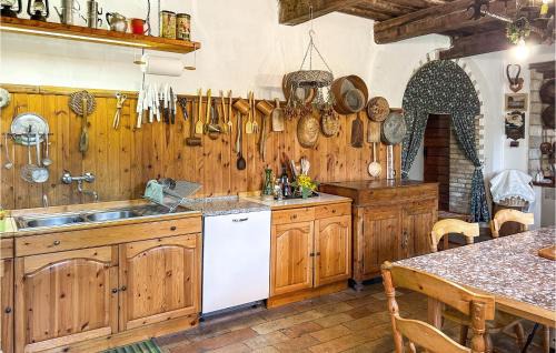 Acqualagna House | 4 Bedroom Beautiful Home In Acqualagna