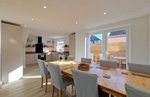 South Shore House | 4 Bedroom Bentinck House by DYSA Living