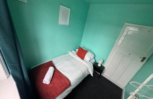 Quinton House | 4 Bedroom Central Birmingham
