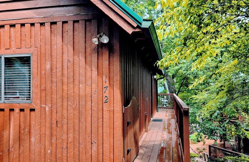 Six Mile Ski Chalet | 4-bedroom Chalet 9.4 Miles from Clemson