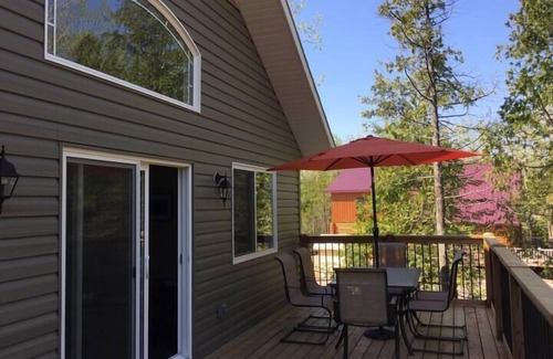 Tobermory House | 4 Bedroom Cottage- 129 Big Tub Rd