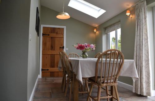 Llanddewi Brefi House | 4 bedroom cottage with large garden in Ceredigion Mid Wales