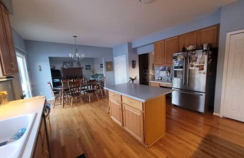 Ann Arbor House | 4 Bedroom Home, 2.7 miles to the Big House