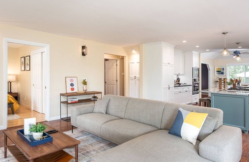 Windsor House | 4-Bedroom Home with Pool & Hot Tub in Wine Country