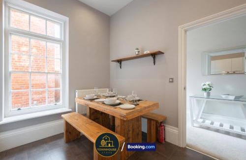 Colchester House | 4-Bedroom House by Townhouse Stays, Short Lets & Serviced Accommodation in Colchester with Garden, Free Parking & WiFi