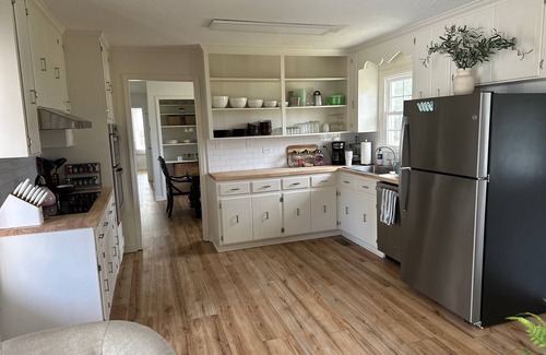 Ochlocknee House | 4-bedroom house in charming Ochlocknee with AC, WiFi. Relax and unwind