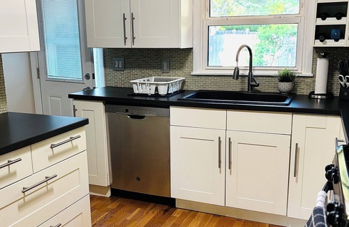 Indianapolis House | 4-bedroom house in marvelous Speedway close to Downtown &IMS