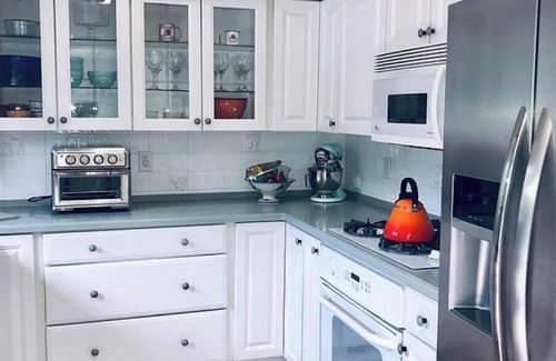 Grand Beach House | 4-bedroom house in superb Grand Beach with WiFi, AC