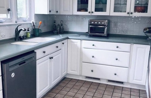 Grand Beach House | 4-bedroom house in superb Grand Beach with WiFi, AC