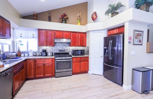 North Las Vegas House | 4-bedroom house in delightful North Las Vegas with AC, fitness area
