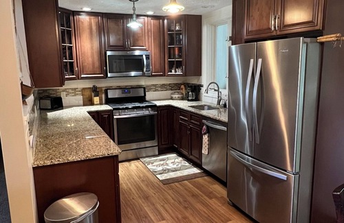 Lake Leelanau House | 4-bedroom lake house with AC and WiFi in lovely Lake Leelanau, on the Narrows