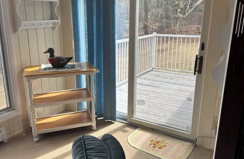 Raymond House | 4-bedroom lake house in serene Raymond with WiFi, AC. Relax and unwind.