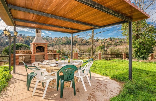 Gualba de Dalt House | 4 bedroom nice home in Riells i Viabrea