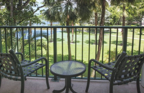 Survey Creek Condo | 4 Bedroom Presidential Condo, 4 Baths, Sleeps 12. Pompano Beach Palm-Aire Resort