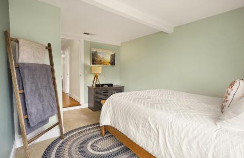 Chico House | 4 bedroom Private House in central Chico