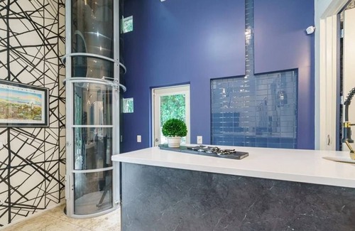 Buckhead Apartment | 4 Bedroom Single family 255314 by Houzlet