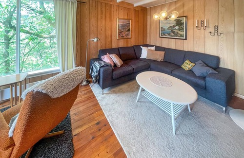 Lyngdal House | 4 bedroom stunning home in Lyngdal