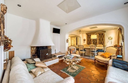 La Mole Villa | 4-bedroom vacation villa in the heart of nature with swimming pool