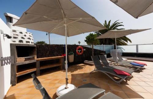 Los Pocillos Villa | 4 bedroom Villa Mimi with private heated pool