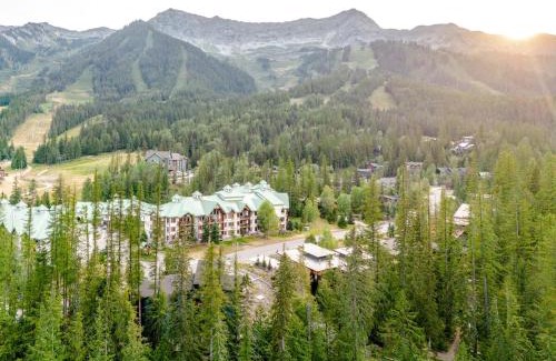 East Kootenay House | 4-bedroom with Game Room & Hot Tub