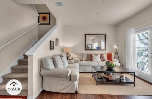 Bay Lake House | 4 Bedrooms 3 Bathrooms Lucaya Village 23-101