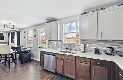 South Arlington House | 4 Bedrooms, Brick Retreat with Gameroom & Backyard