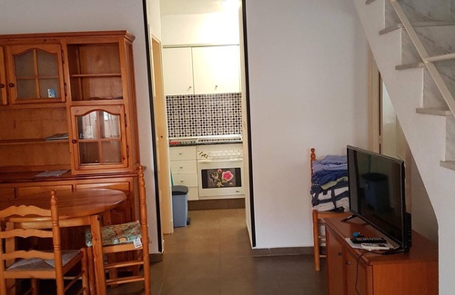 Torrevieja Villa | 4 BEDROOMS VILLA + 2 BATHROOMS + POOL+ WIFI+AIR CONDITIONING IN ALL THE ROOMS!