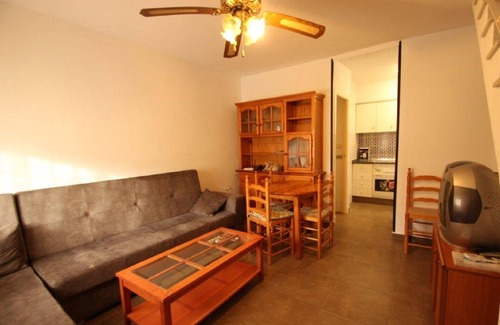 Torrevieja Villa | 4 BEDROOMS VILLA + 2 BATHROOMS + POOL+ WIFI+AIR CONDITIONING IN ALL THE ROOMS!