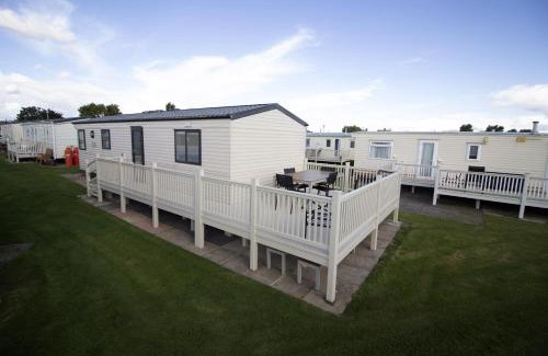 Anderby Creek Other | 4 Berth Caravan For Hire At Sunkist Holiday Park Near Skegness Ref 42084S