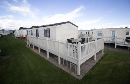 Anderby Creek Other | 4 Berth Caravan For Hire At Sunkist Holiday Park Near Skegness Ref 42084S