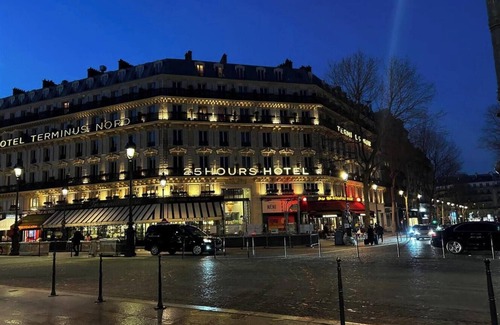 Saint-Vincent-de-Paul Apartment | 4 br duplex in 10th-Canal Saint Martin