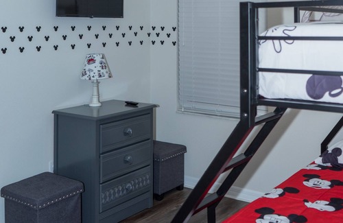 Tuscan Ridge House | 4 BR Entire Home near Disney with Pool.Themed Rooms.Star War.Mickey & Lion King