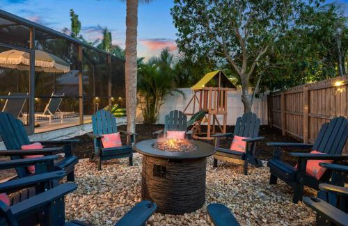 Whitney Beach House | 4 Br Sleeps 10 Private Pool Putt Putt Dog Friendly