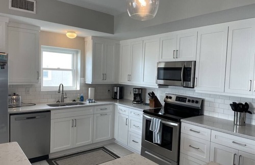 Isle of Palms Condo | 4 BR Top Floor Oceanfront Condo | Pet Friendly | Pool | Free Wifi & Parking
