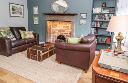 Barnoldswick House | 4 Castle View