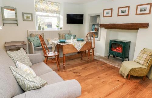 Barnoldswick House | 4 Castle View