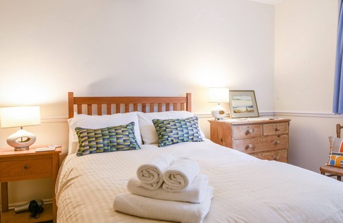 Charmouth House | 4 CHARMOUTH HOUSE, pet friendly, with a garden in Charmouth