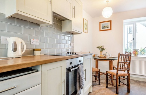 Pembroke Cottage | 4 Cromwells Cottage-UK40933