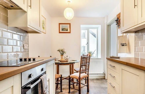 Pembroke Cottage | 4 Cromwells Cottage-UK40933