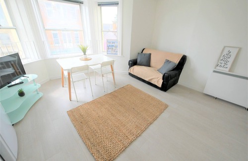 West Cliff Apartment | 4 Daimler Beach Apartment - Town Centre
