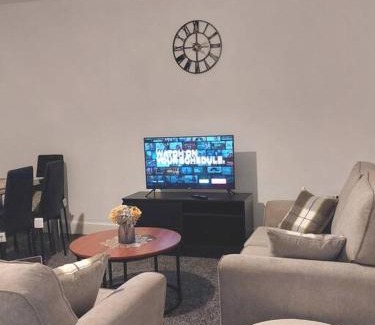 Accrington Apartment | 4 Double Bedroom House in Accrington sleeps 6