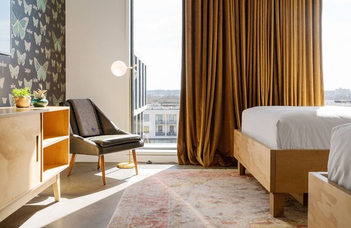 East Cesar Chavez Hotel | 4 Family-friendly Double Rooms at Arrive Austin!