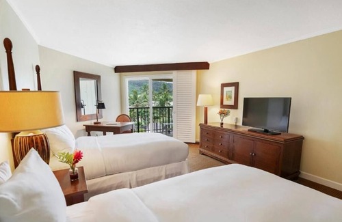 Hanamaulu Hotel | 4 Home-like accommodation w/Garden View! Outdoor Pool, Near Lydgate State Beach