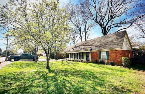East Memphis House | 4 Houses same street! 15 rooms!