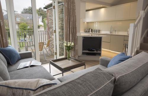 Bugford House | 4 Keeper's Cottage, Hillfield Village