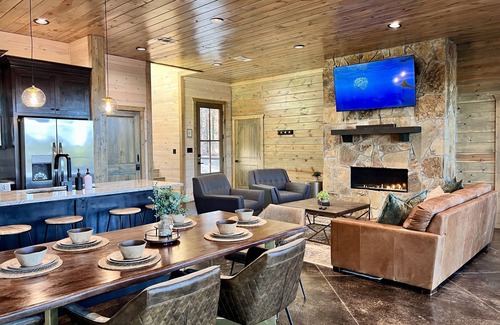 Pickens Cabin | 4 King Suites | Pet-Friendly Cabin w/Sunset Views + Ride to ATV Trails