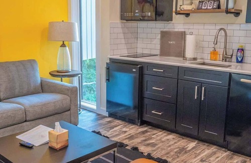 Wildwood Apartment | 4 Luxury Cabins with Stunning Mountain Views