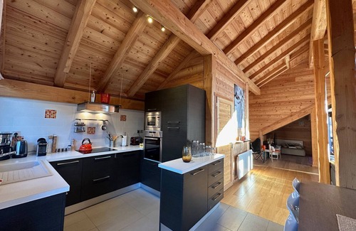 Les Claux Ski Chalet | 4* Luxury Chalet with Jacuzzi and Sauna
