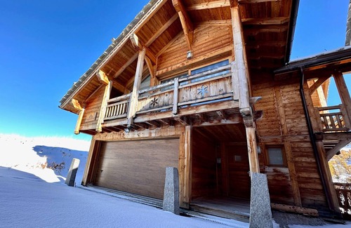 Les Claux Ski Chalet | 4* Luxury Chalet with Jacuzzi and Sauna