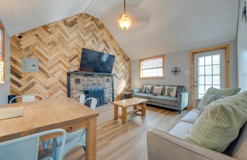 Blakeslee House | 4 Mi to Big Boulder The Cozy Cabin on 8 Acres!